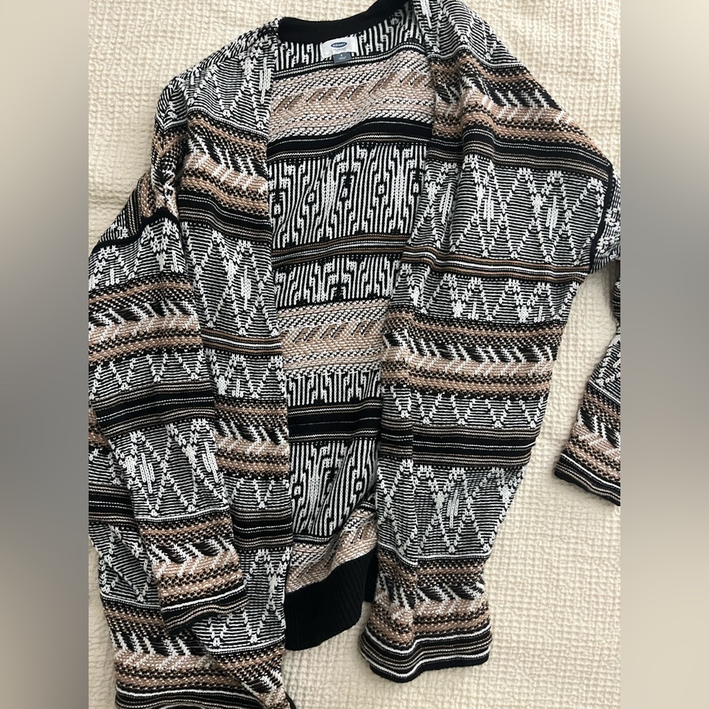 Old navy women’s cardigan, thick knit